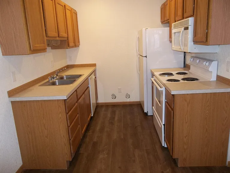 1502 Flynn Ln #B — Photo 11