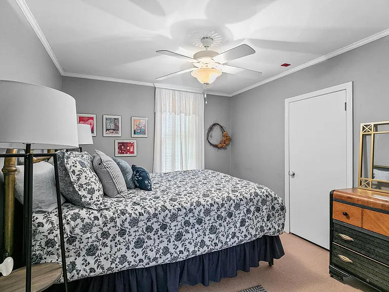46 Chastellux Ave #M8 — Photo 22
