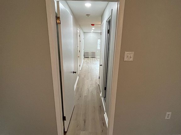 5th image of 614 Kimball St Floor 2