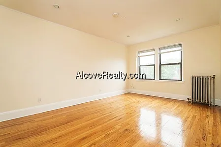 Highland Ave — Photo 6