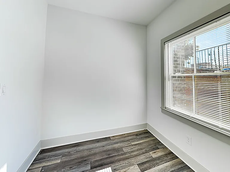 583 King Arnold St — Photo 14