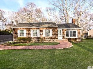 53 Country Club Rd, Bellport, NY 11713