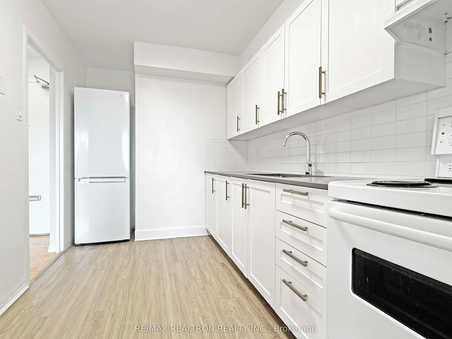 2 bed, $2,895 — Photo 4