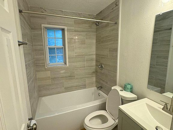 5th image of 2611 SUNNY ACRES Drive N