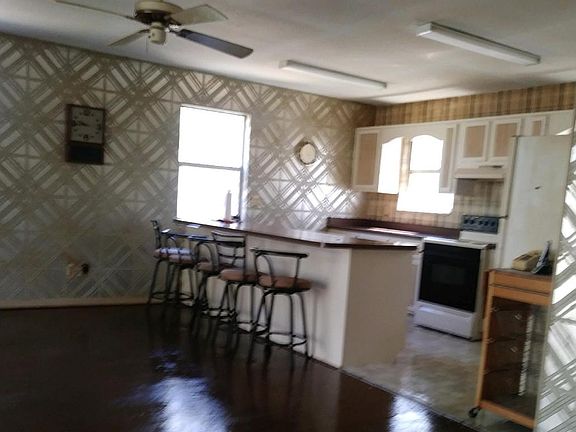 3rd image of 7580 SE 177th Ct