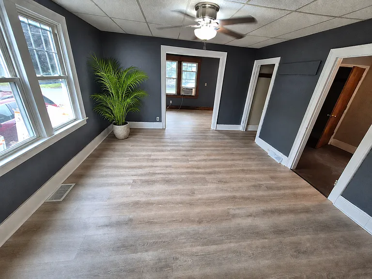 109 Center Ave #1 — Photo 4