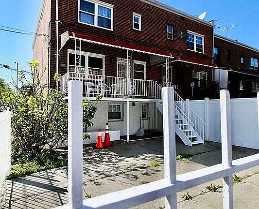 4th image of 110-02 Saultell Ave #1FAMCORNERLOT