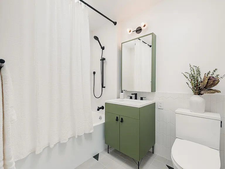 21 Garden St #5B — Photo 9
