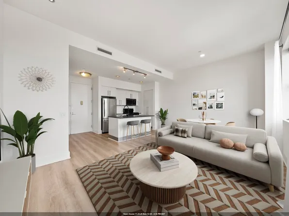 4 Beacon Way image 1 of 21