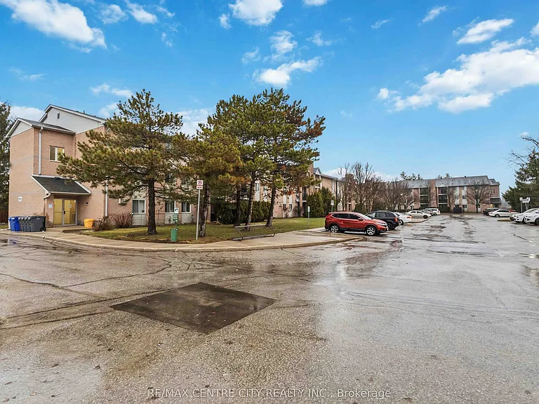 2230 Trafalgar St #121 — Photo 26