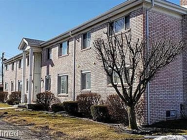 2nd image of 21540 Saint Gertrude St