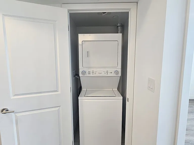 556 Marlee Ave #421 — Photo 4