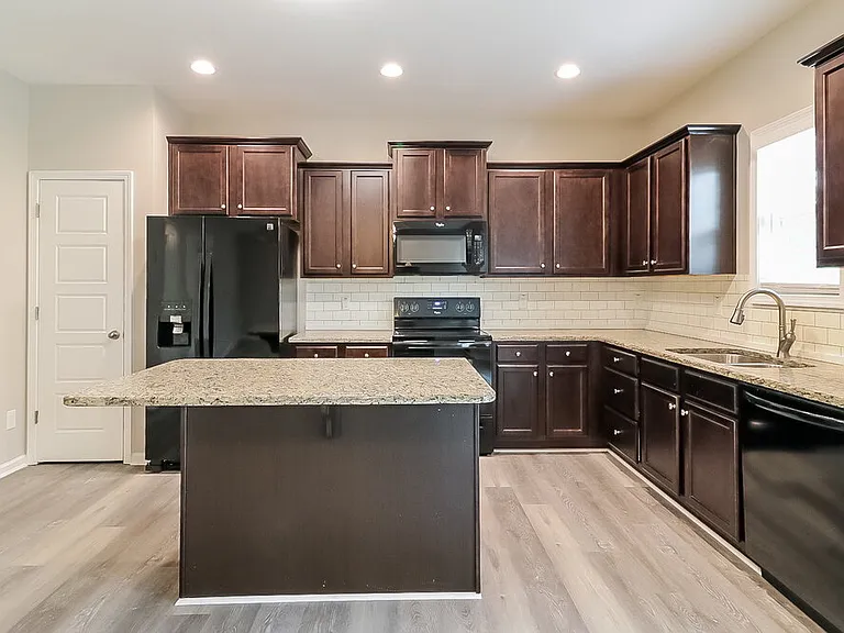 253 Lanier Pl — Photo 7