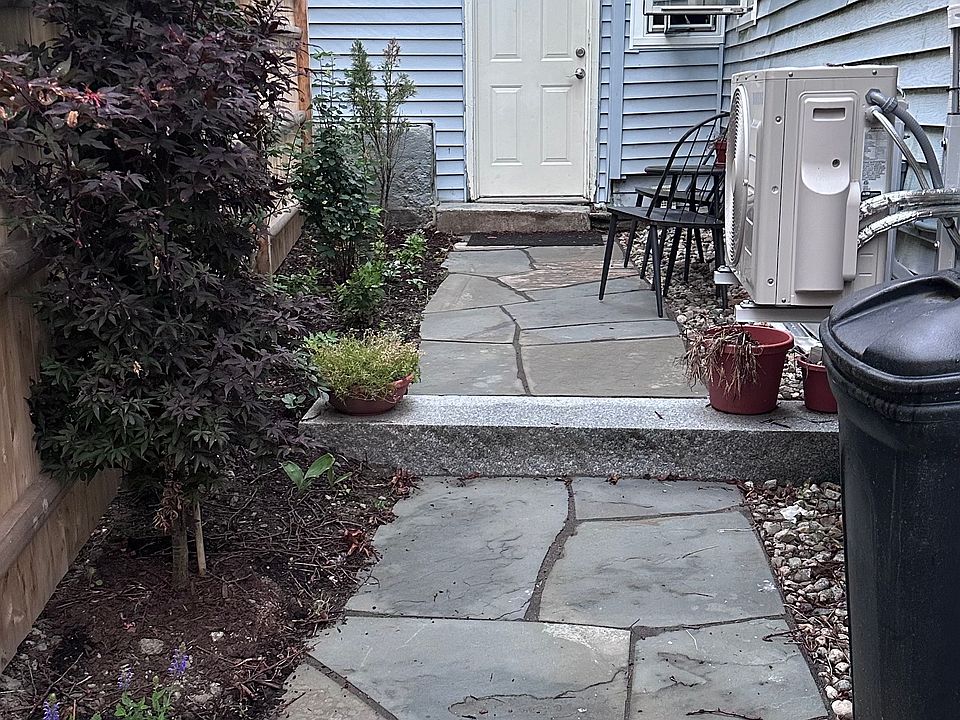 Entrance and walkway to unit