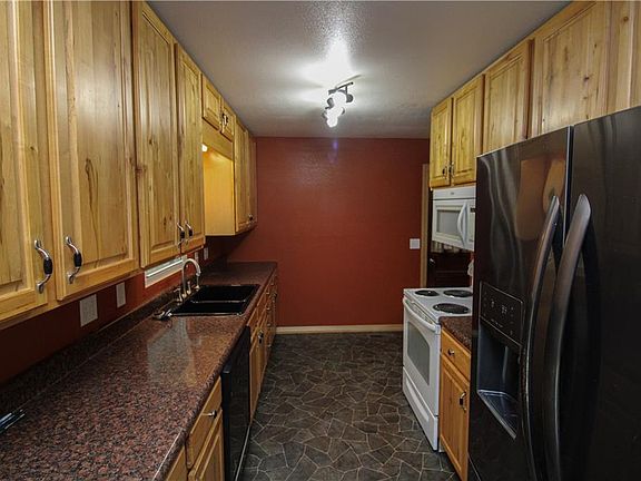 4th image of 904 S 5th St