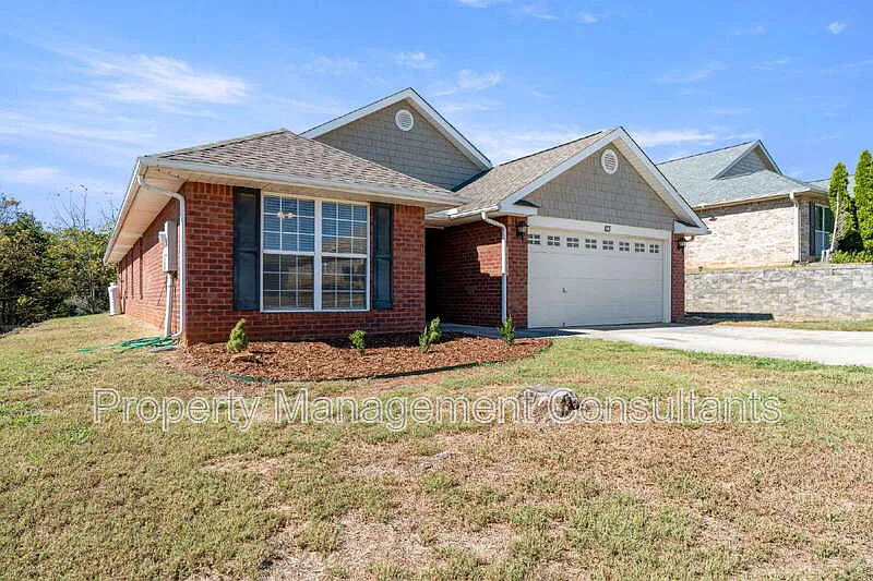 3 bed, 2.0 bath, 1996 sqft, $1,900 — Photo 3
