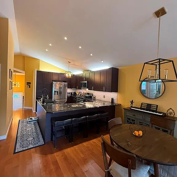1509 Durocher Dr — Photo 7