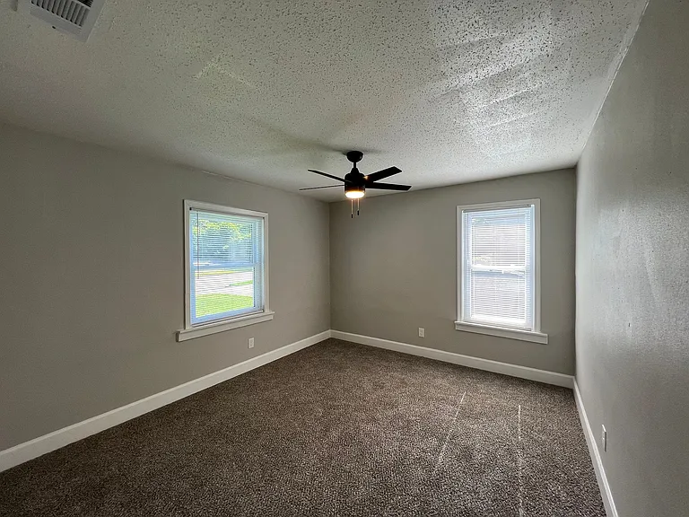 529 Rosewood Ave — Photo 8