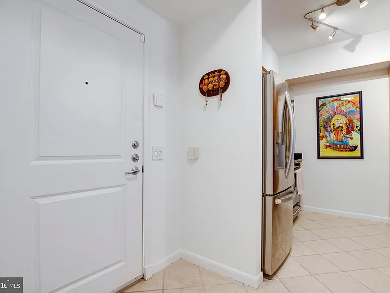 1021 N Garfield St #125 — Photo 5