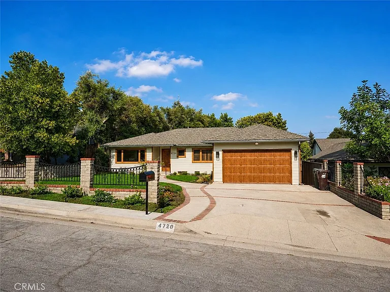4720 Hayman Ave — Photo 1