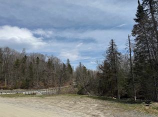 31 Blakely Rd, Lyndonville, VT 05851