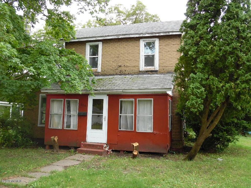 1st image of 204 Tuthill St