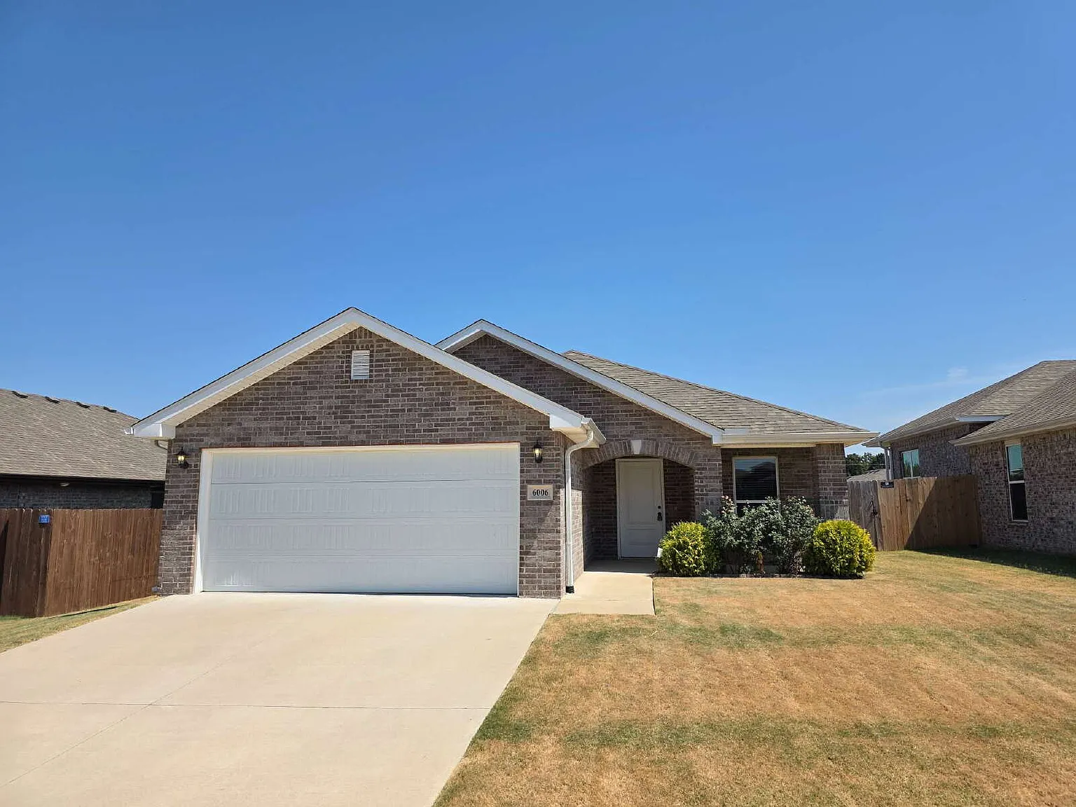 2 bed, 2.0 bath, 1450 sqft, $1,595 — Photo 1