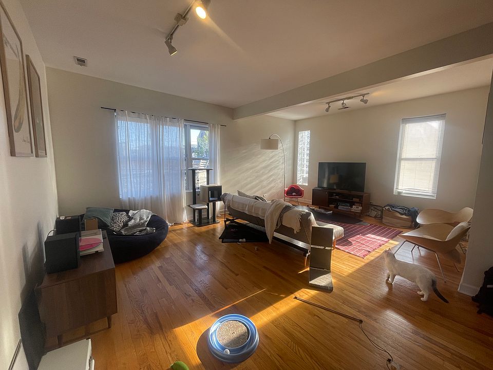 1st image of 1645 W Wabansia Ave APT Ch2