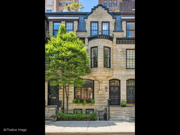 37 E Elm St, Chicago, IL 60611
