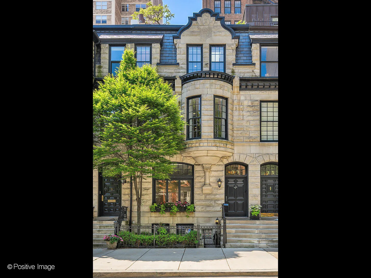 37 E Elm St photo 1