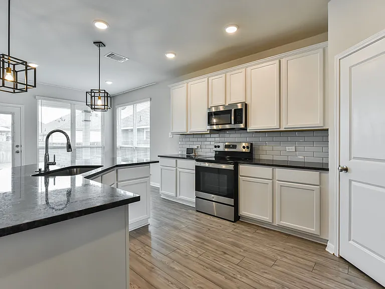 6306 Golden Gate Dr — Photo 25