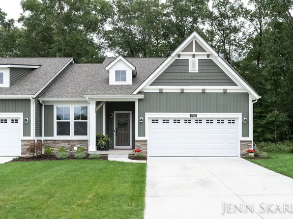 17512 Shinnecock Dr, Spring Lake, MI 49456