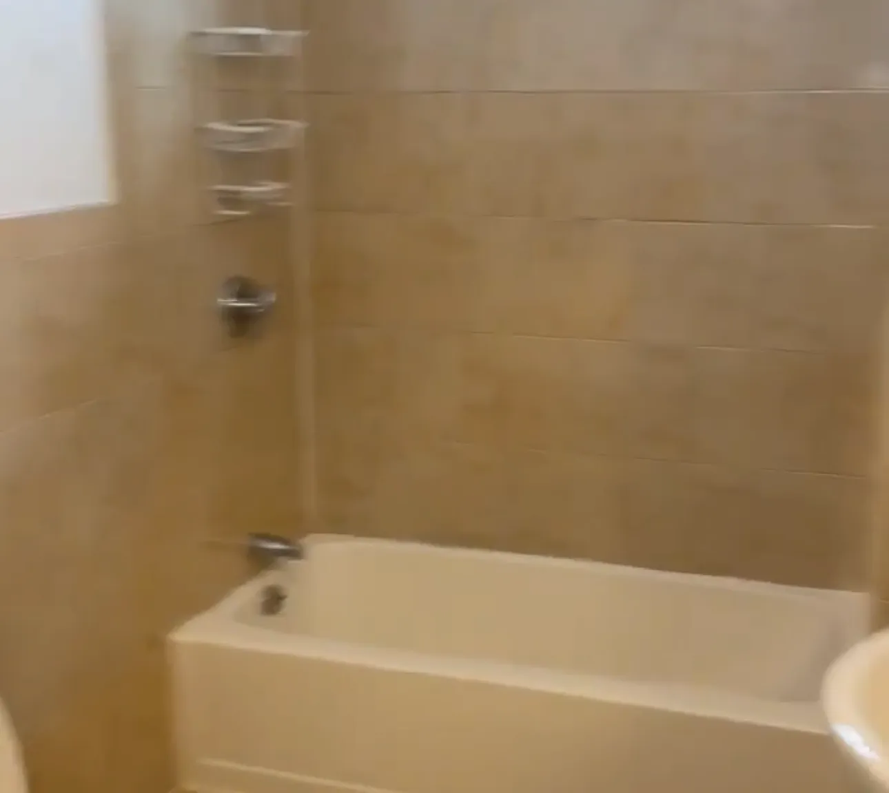 4 bed, $4,200 — Photo 2