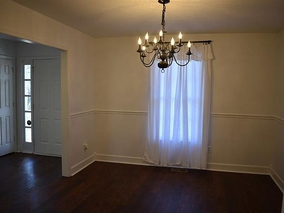 3rd image of 18 Wembley Dr