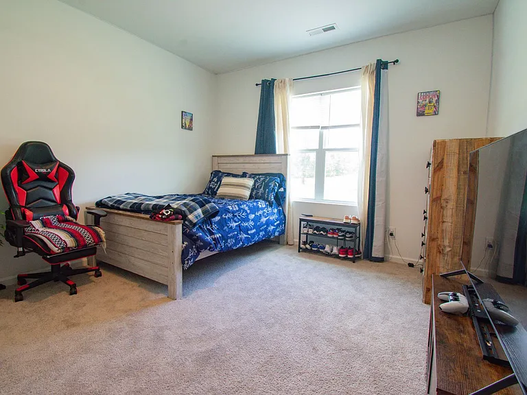 131 Cayden Pl — Photo 16