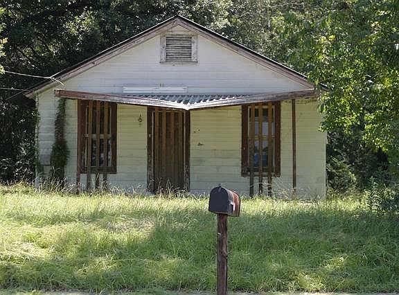 3rd image of 410 N Frusha Dr