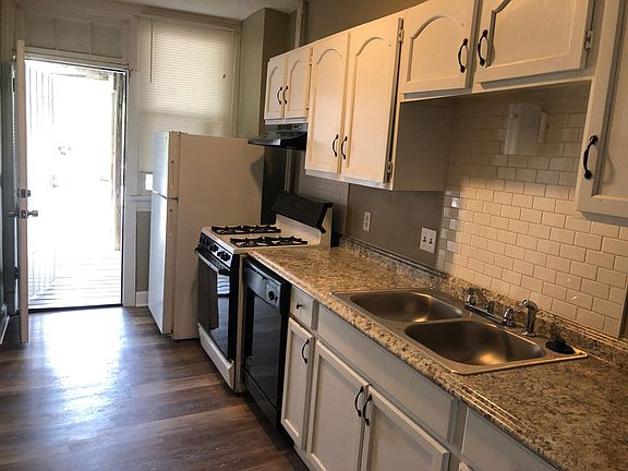 5th image of 3823 Central St #2