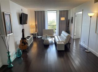 3475 N Country Club Dr APT 707, Aventura, FL 33180