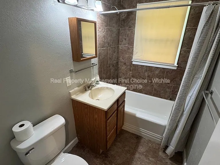 2136 S Euclid St — Photo 17