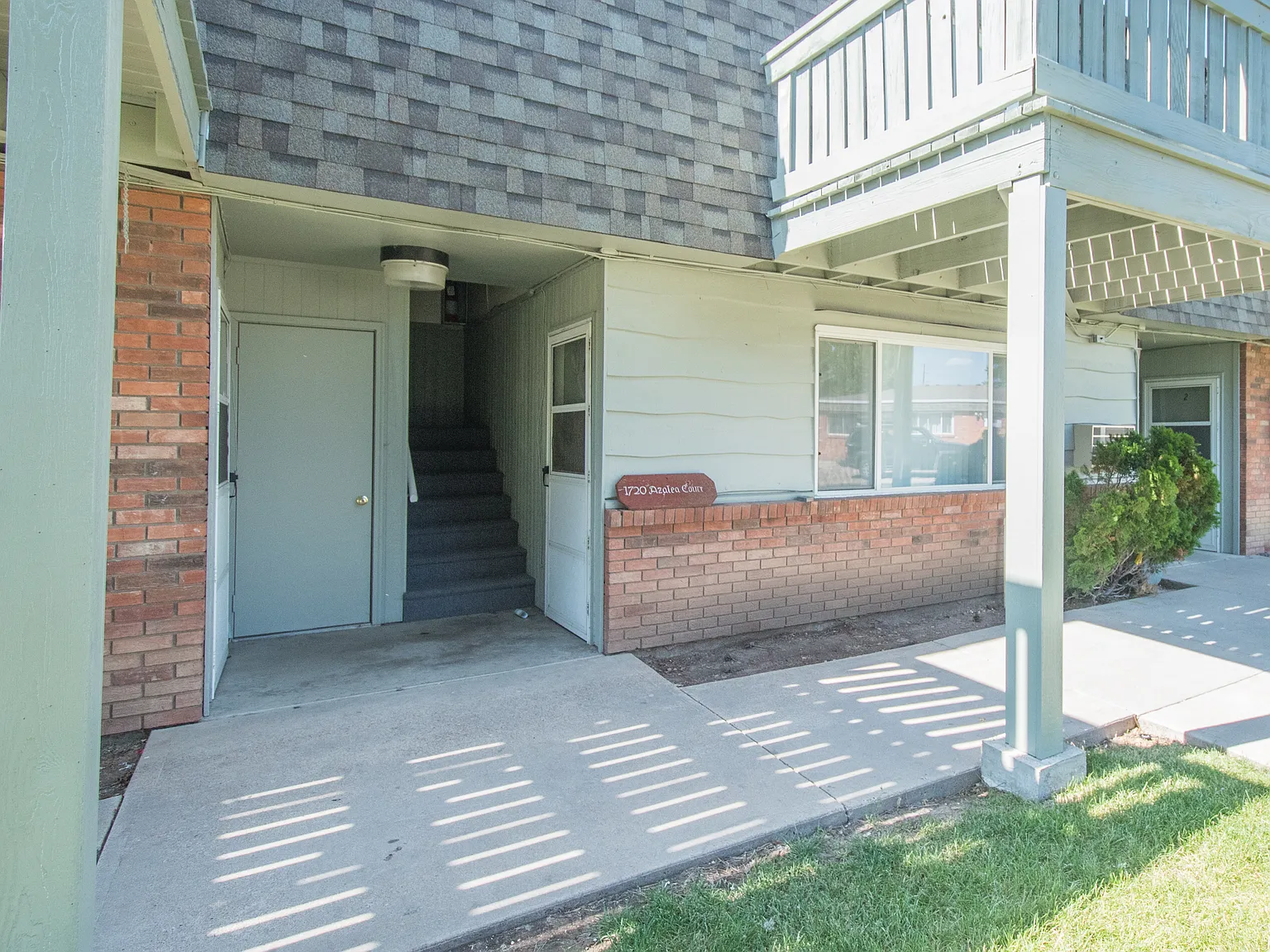 2 bed, 900 sqft, $1,550 — Photo 3