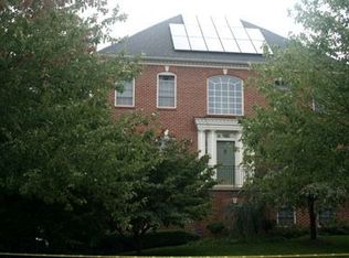 102 Winter Walk Dr, Gaithersburg, MD 20878