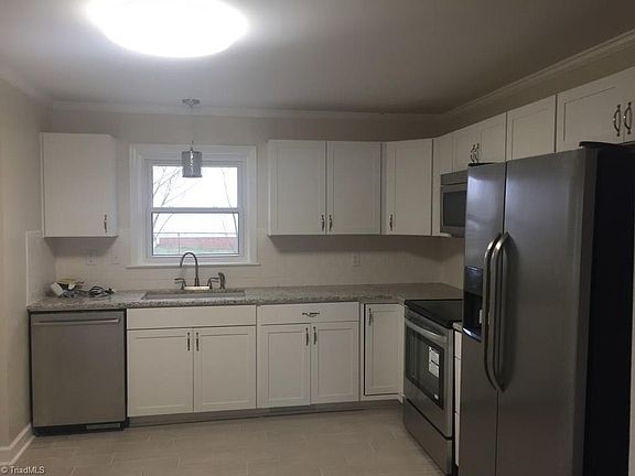 4th image of 303 Rosemont St