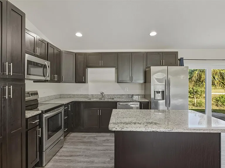 8007 Royal Ct — Photo 12