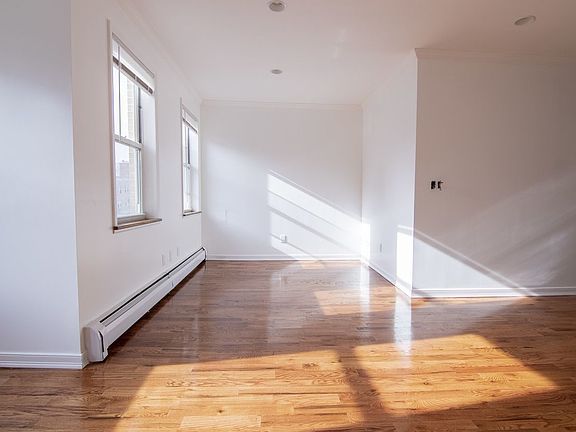 3rd image of 173 Jefferson Ave #3