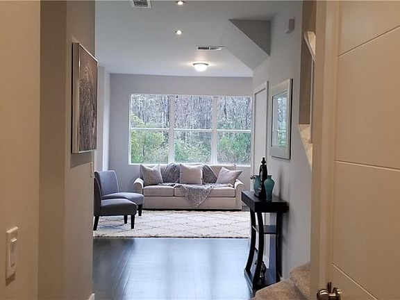 4th image of 19237 Stone Hedge Dr