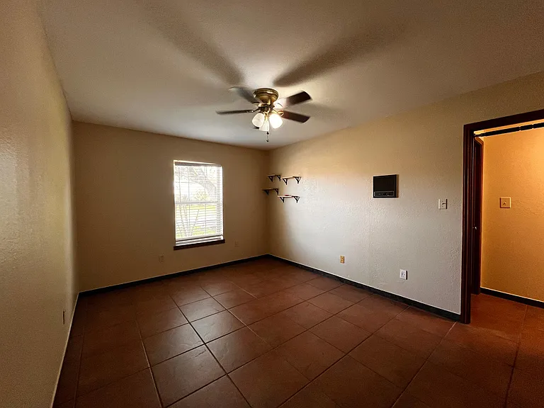 118 E Tulip Ave — Photo 6