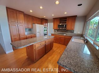 1659 Olympus Loop Dr, Vista, CA 92081