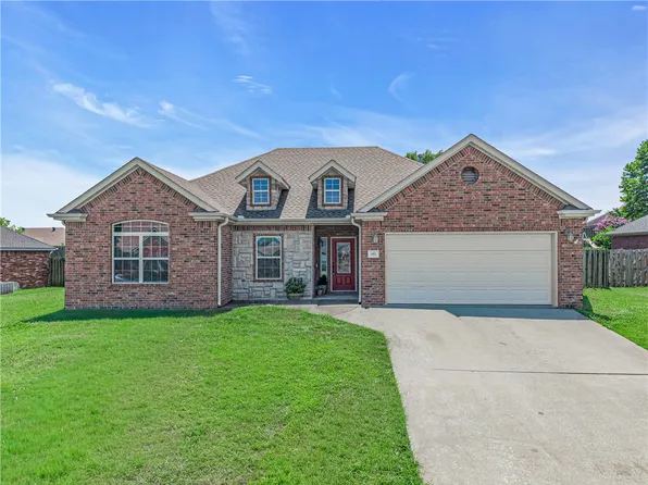 450 Beasley Dr, Centerton, AR 72719