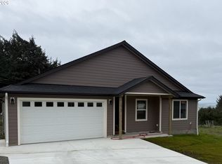 30302 Driftwood Dr, Gold Beach, OR
