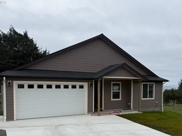 30302 Driftwood Dr, Gold Beach, OR 97444